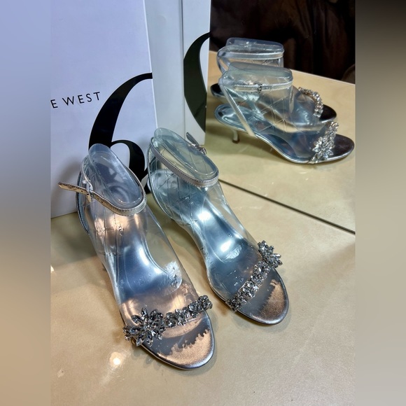 Nine West Off Course Silver Crystal flower dress shoes 7.5 - Picture 8 of 11